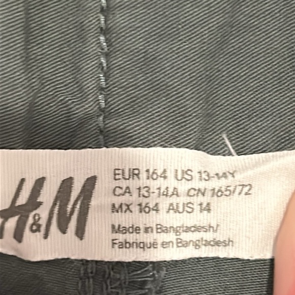 H&M, Boys, Green Shorts , Size 13-14 - Picture 4 of 4